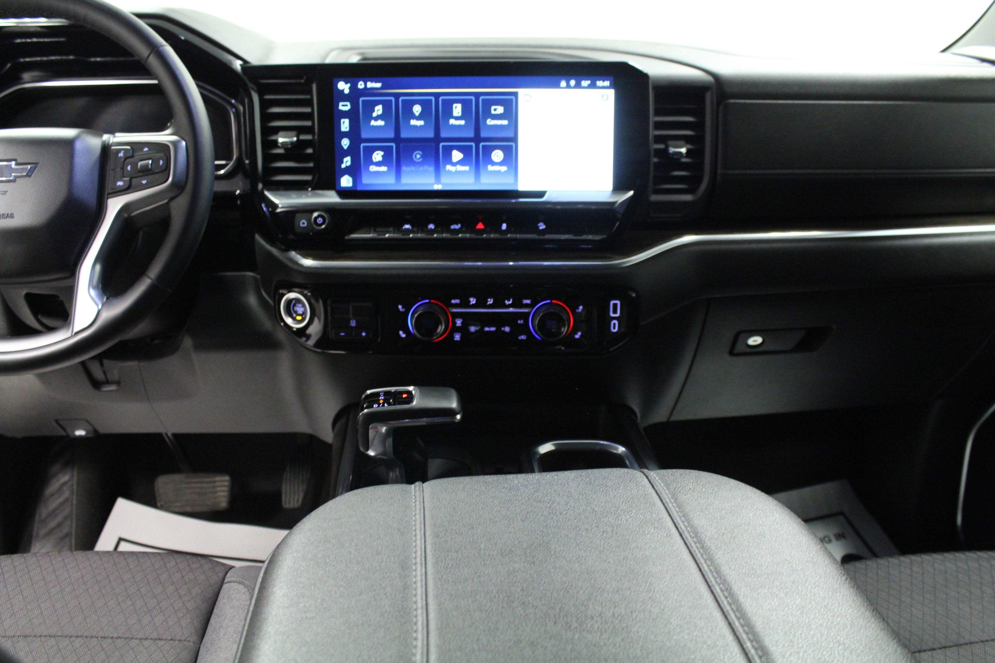 2024 Chevrolet Silverado 1500 RST photo 16