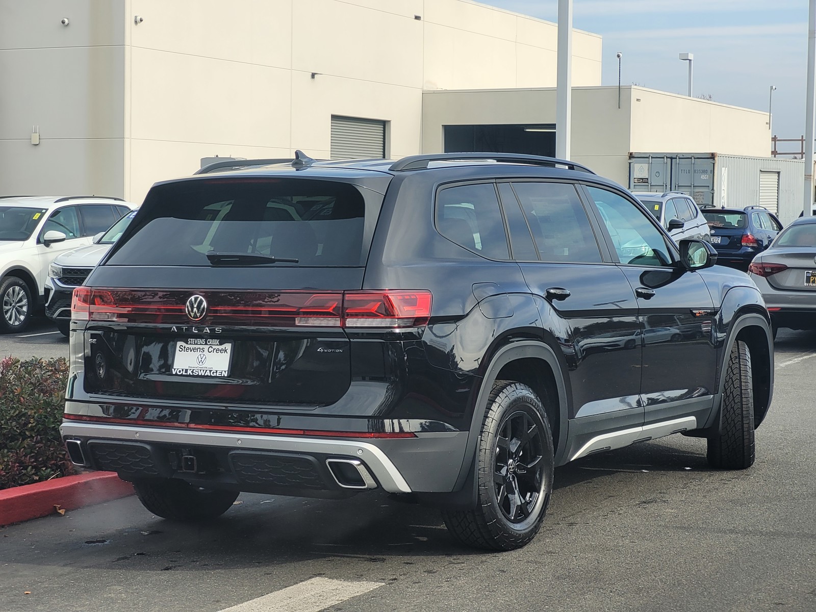 2025 Volkswagen Atlas Peak Edition SE photo 4