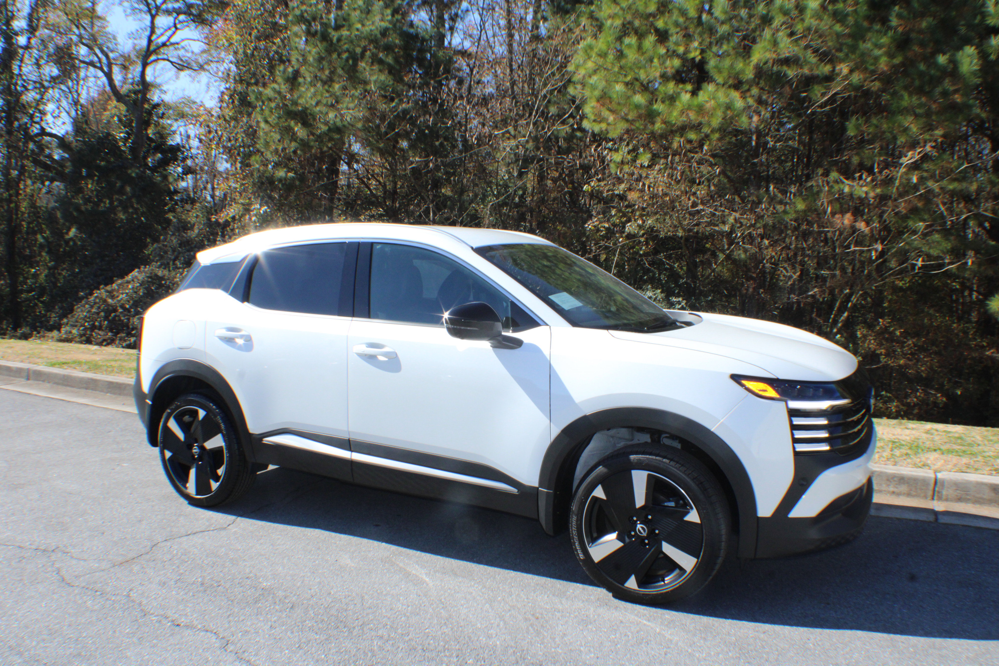 2026 Nissan KICKS SR's photo