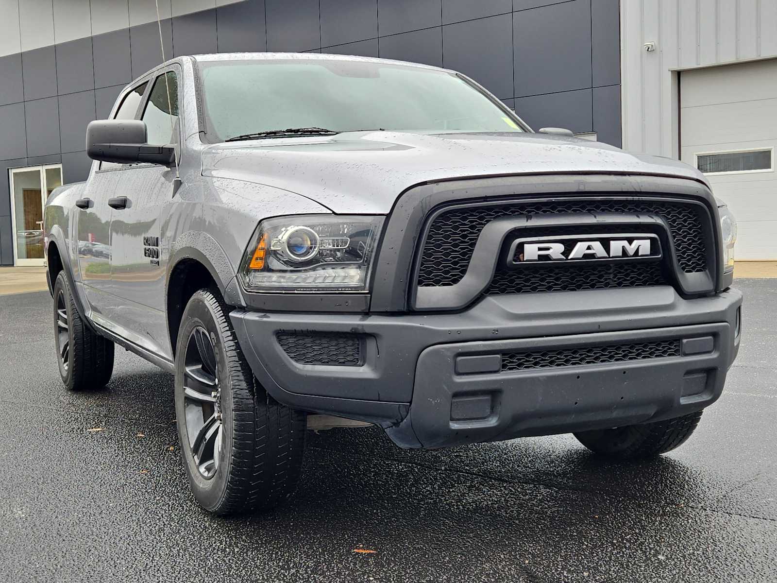 2024 Ram 1500 Classic Warlock photo 2