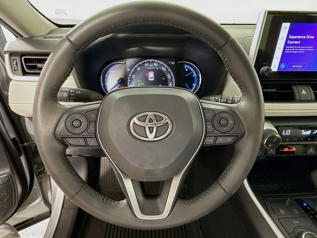 2023 Toyota RAV4 Hybrid XLE photo 11