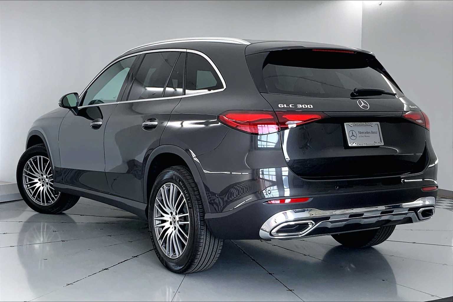 2026 Mercedes Benz GLC 300 4MATIC photo 4
