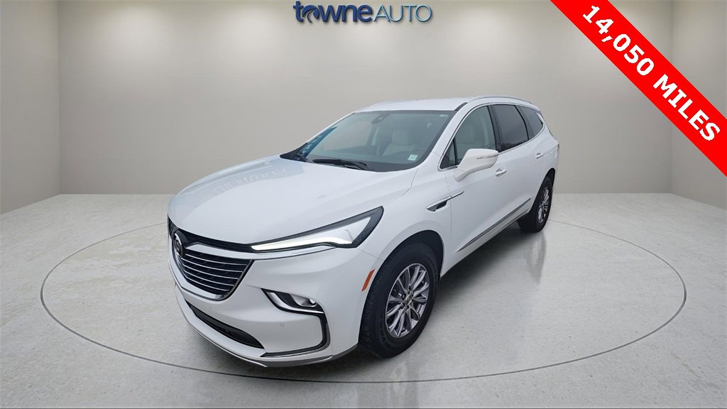 2023 Buick Enclave Essence's photo