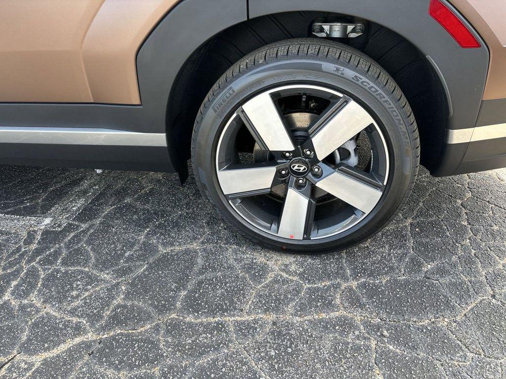 2024 Hyundai Santa Fe Limited photo 16