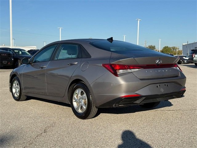 2022 Hyundai Elantra SE photo 3
