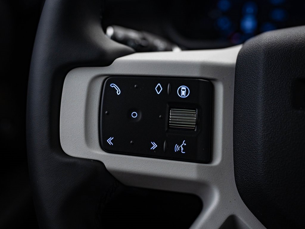 2025 Land Rover Defender 110 X-Dynamic SE photo 22