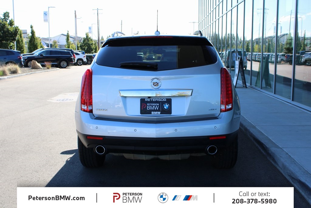 2016 Cadillac SRX Luxury photo 2