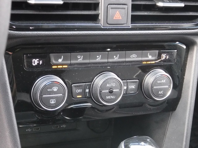 2024 Volkswagen Taos SE photo 17