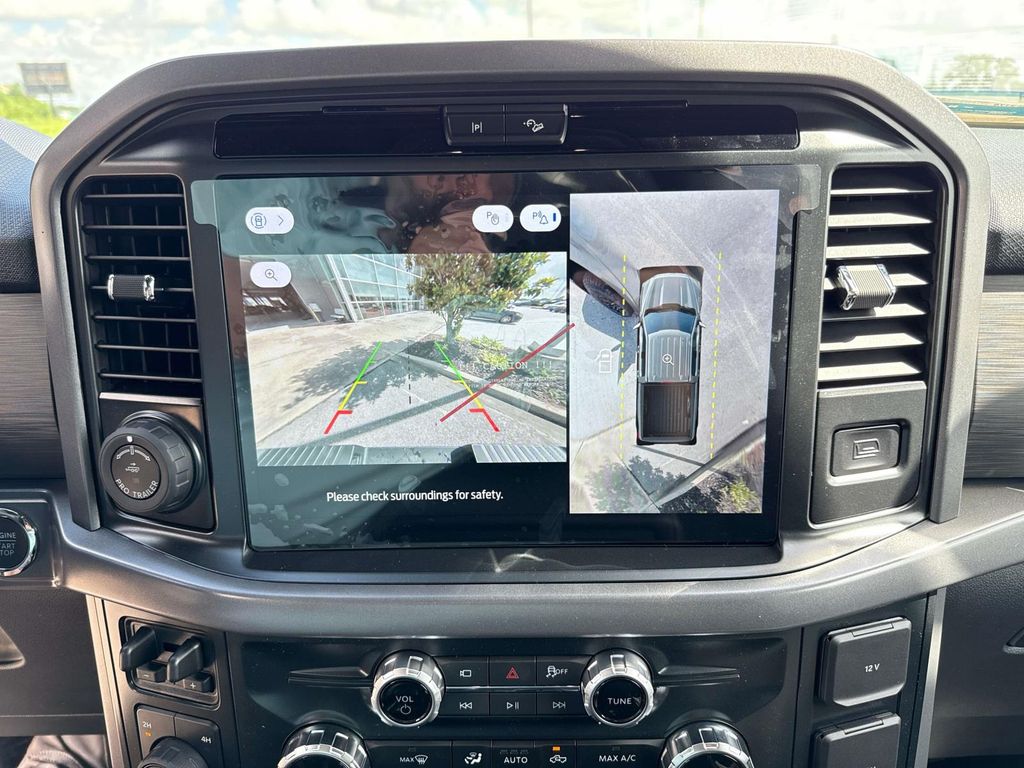 2025 Ford F-150 XLT photo 12