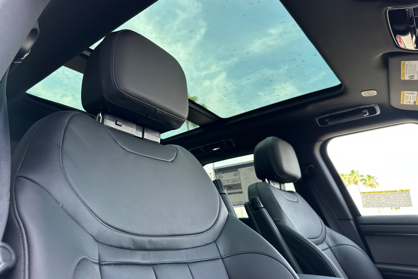 2025 Land Rover Range Rover Sport P360 S photo 17