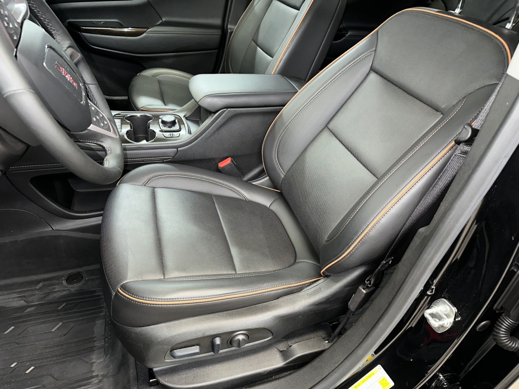 2023 Gmc Acadia AT4 photo 2