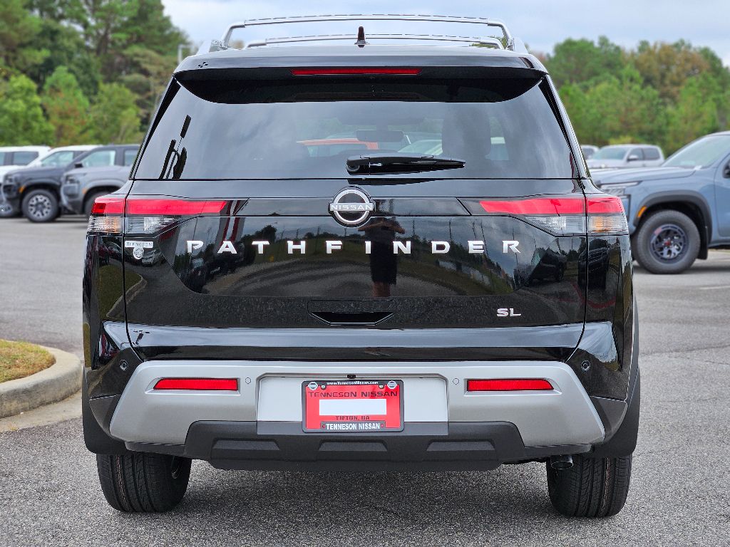 2025 Nissan Pathfinder SL photo 2