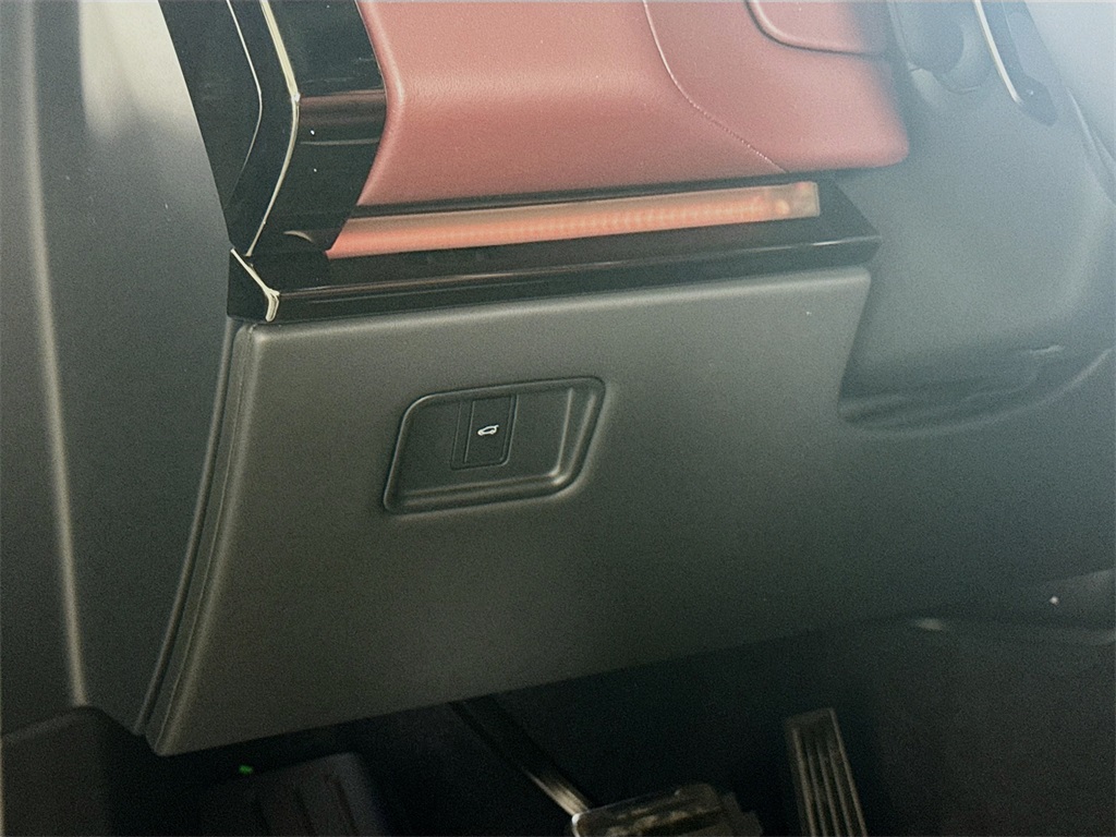 2025 Land Rover Range Rover Sport SE photo 10