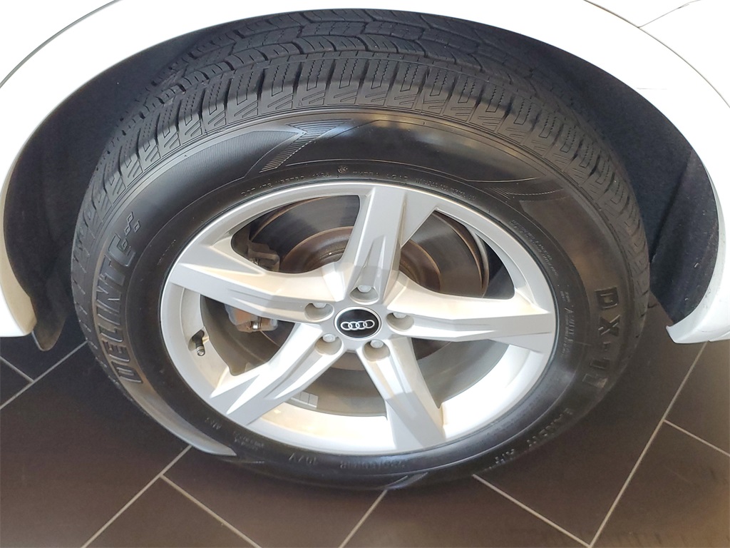 2021 Audi Q5 45 Premium photo 3