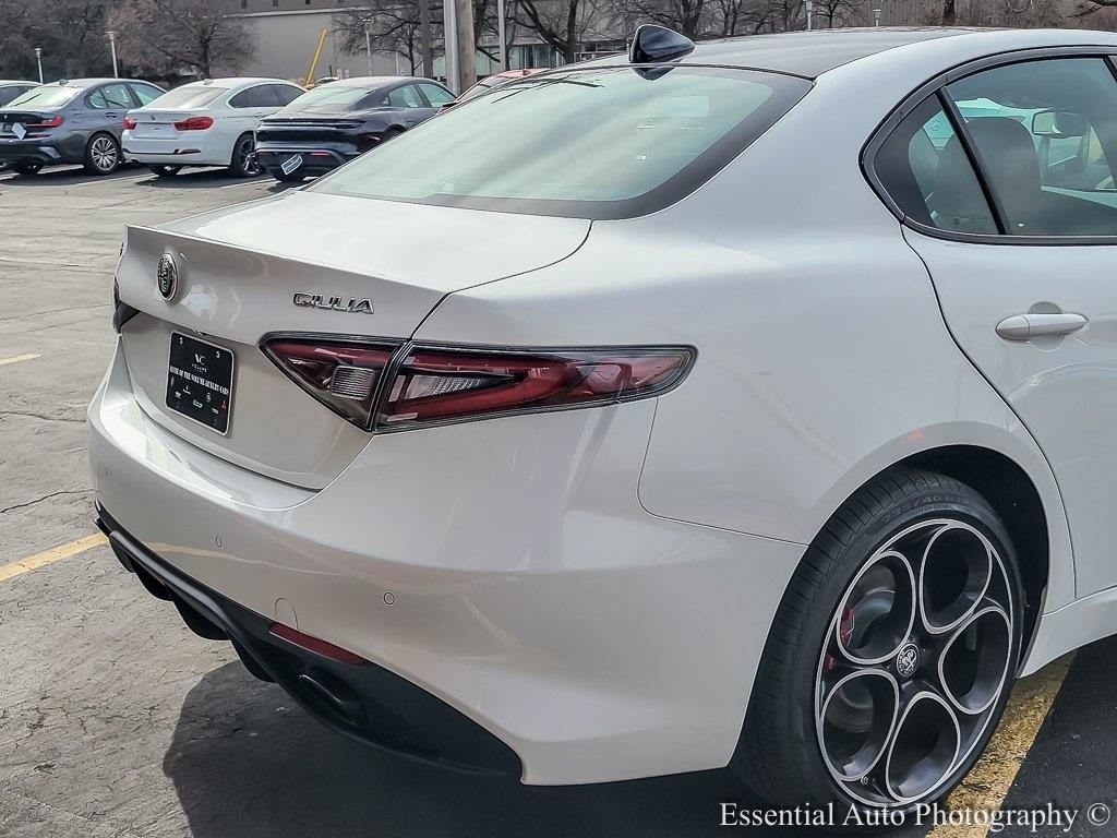 2025 Alfa Romeo Giulia Base photo 5