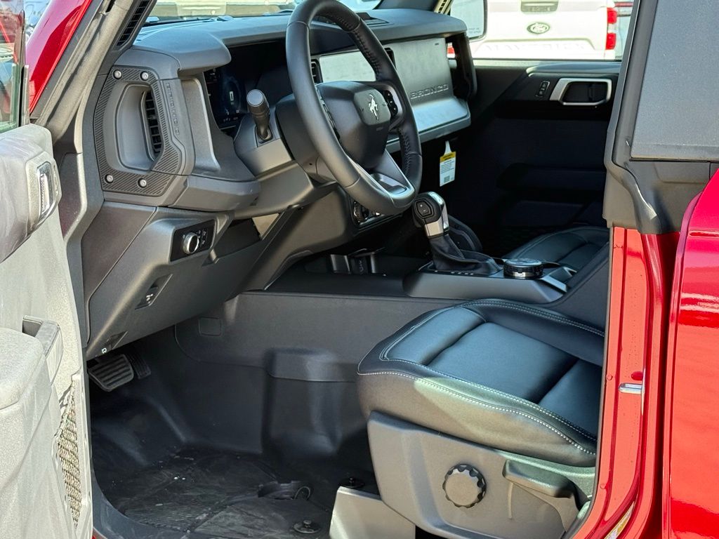 2025 Ford Bronco Badlands photo 6