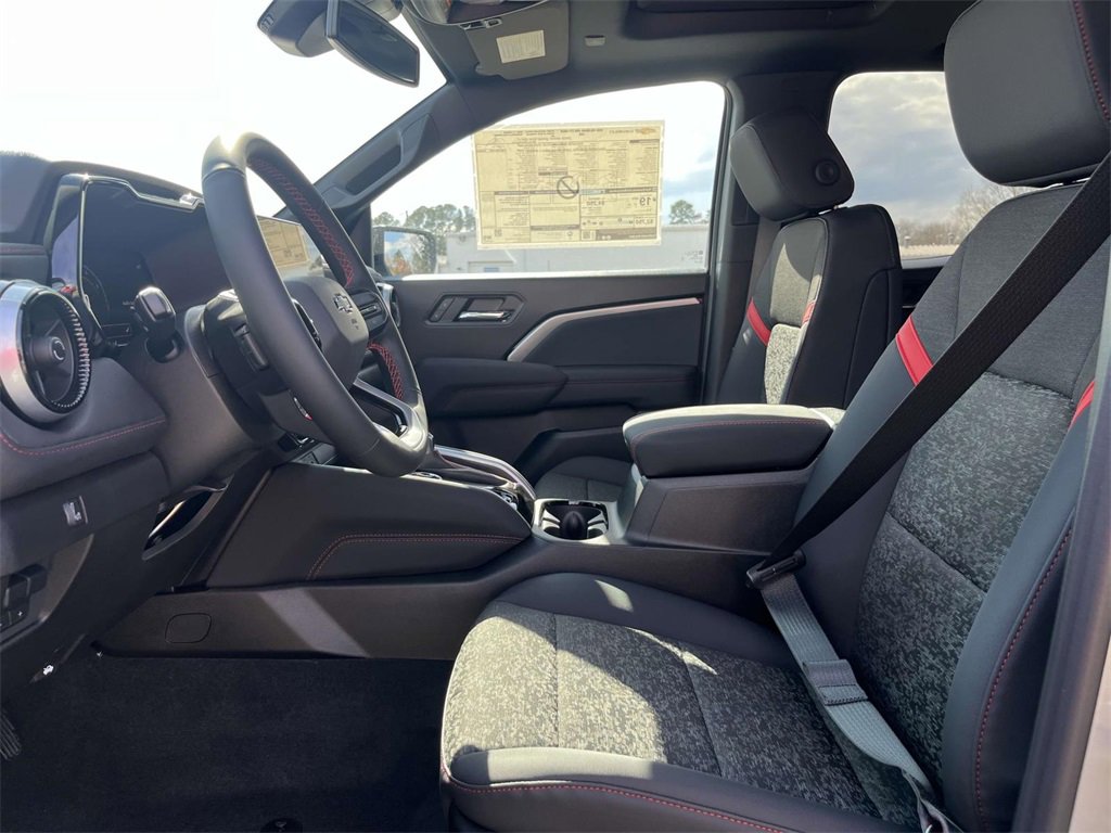 2025 Chevrolet Colorado Z71 photo 15
