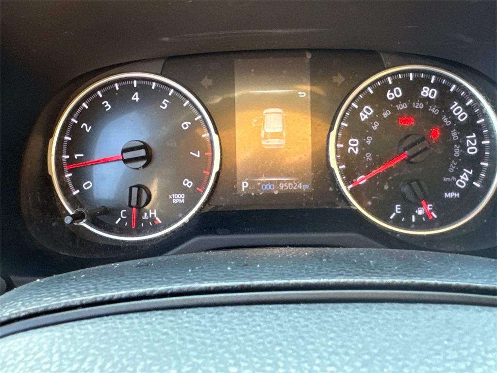 2021 Toyota RAV4 LE photo 27