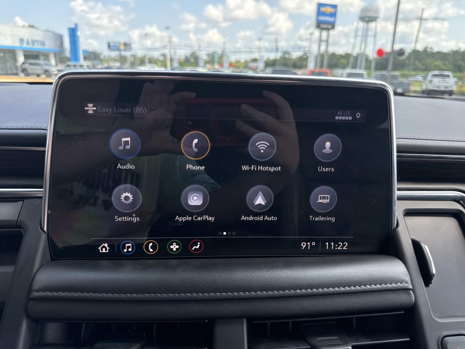 2021 Chevrolet Suburban LT photo 21