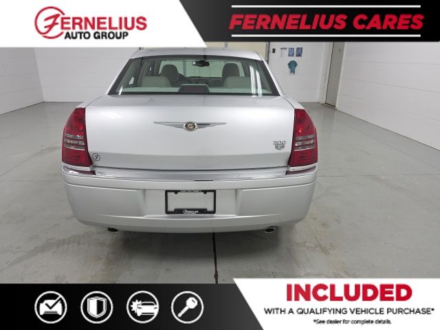 2005 Chrysler 300 Base C photo 3
