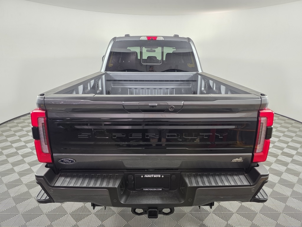 2025 Ford F-350 Platinum photo 4
