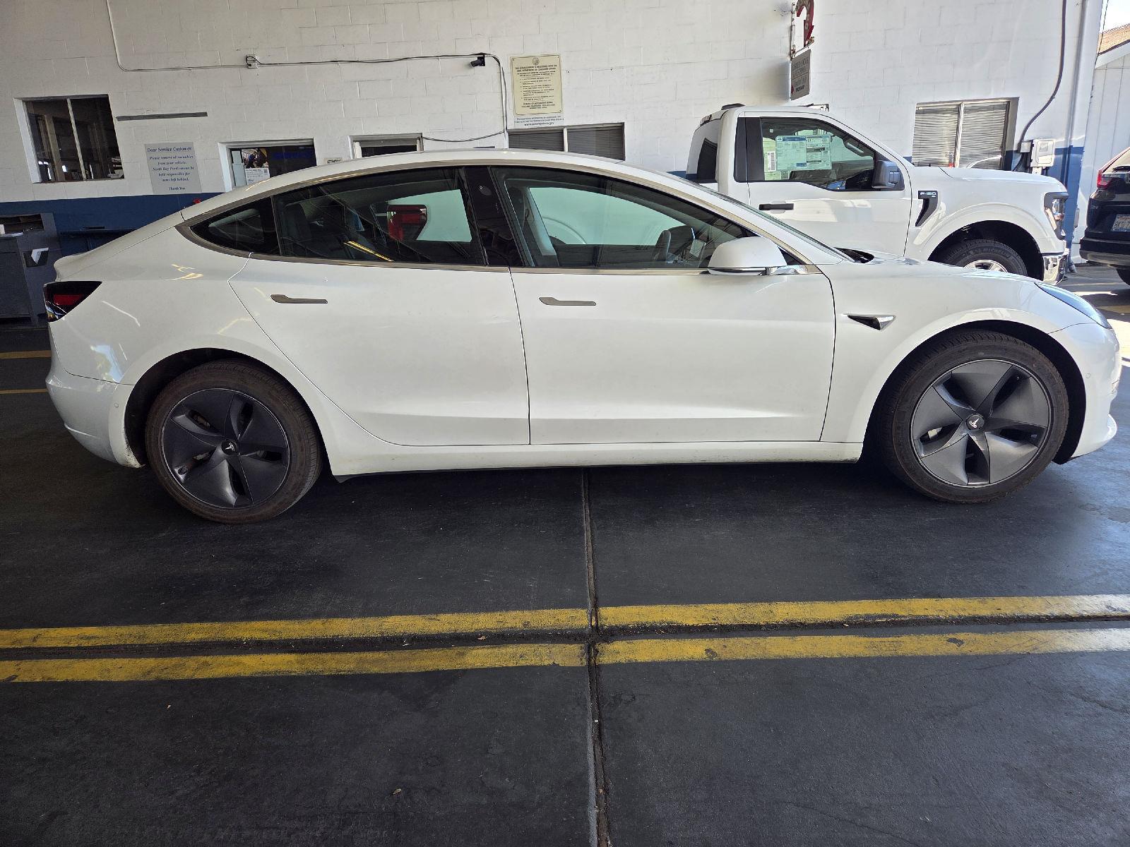 2020 Tesla Model 3 Standard Range Plus photo 10