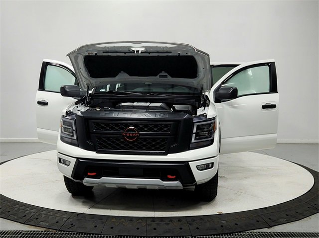 2024 Nissan Titan PRO-4X photo 8