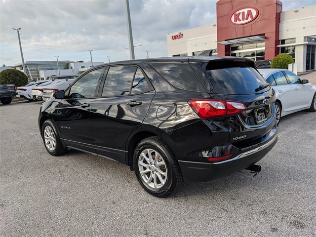 2018 Chevrolet Equinox LS photo 4