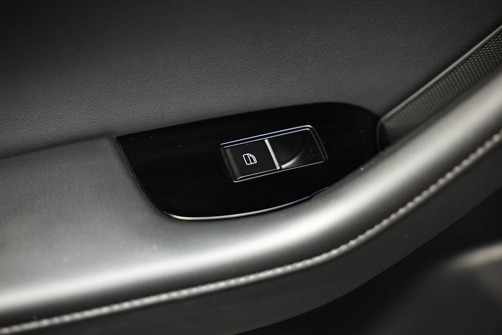 2025 Mazda Mazda3 2.5 s Preferred Hatchback photo 22