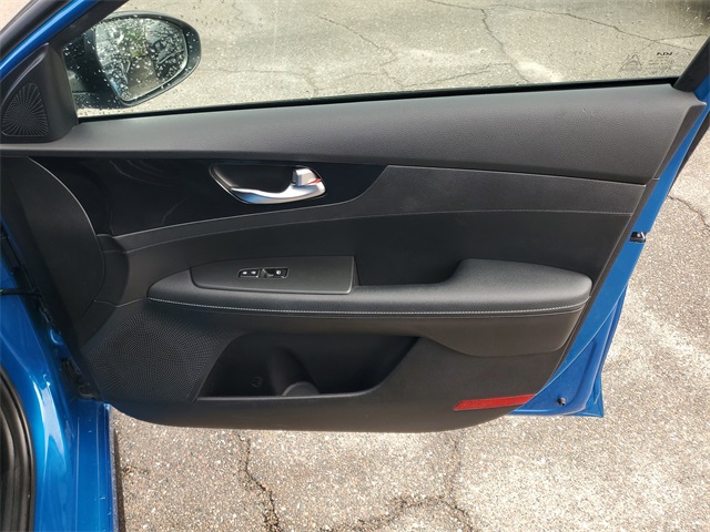 2023 Kia Forte GT-Line photo 36