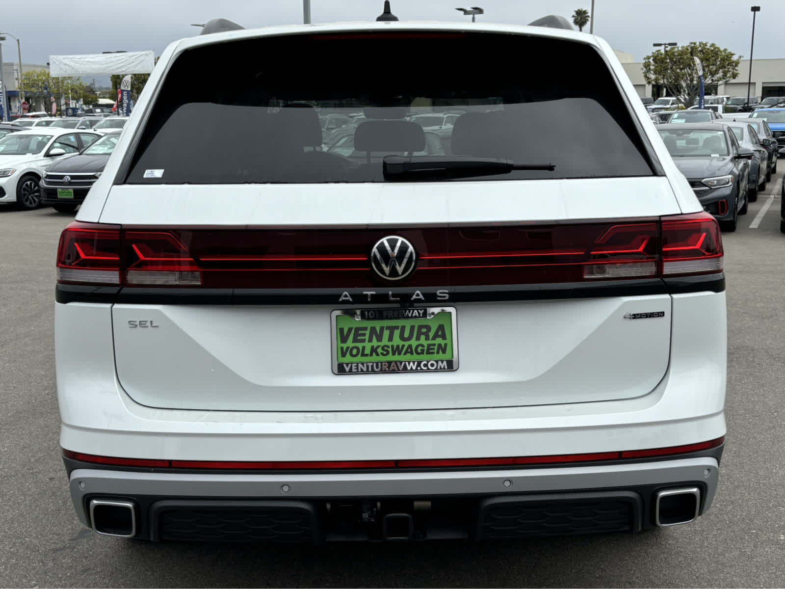 2024 Volkswagen Atlas Peak Edition SEL photo 4