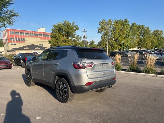 2022 Jeep Compass Limited photo 5