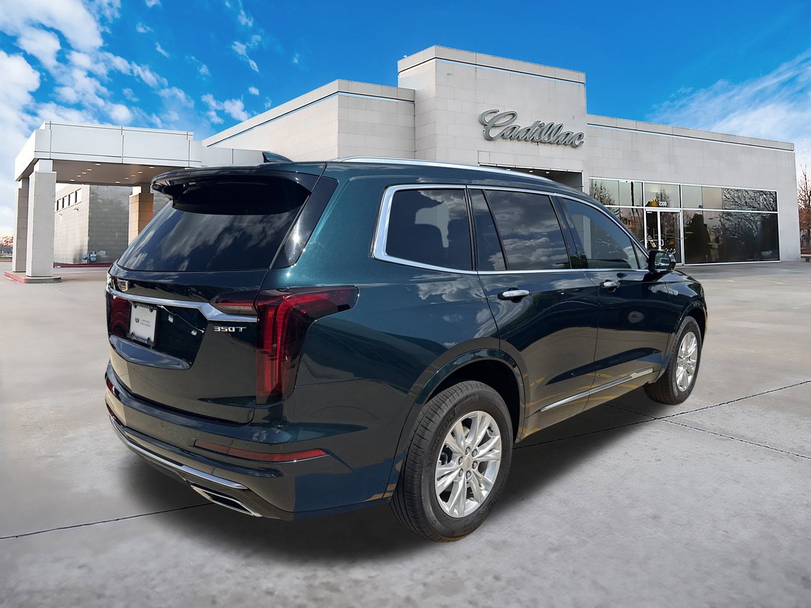 2024 Cadillac XT6 Luxury photo 3