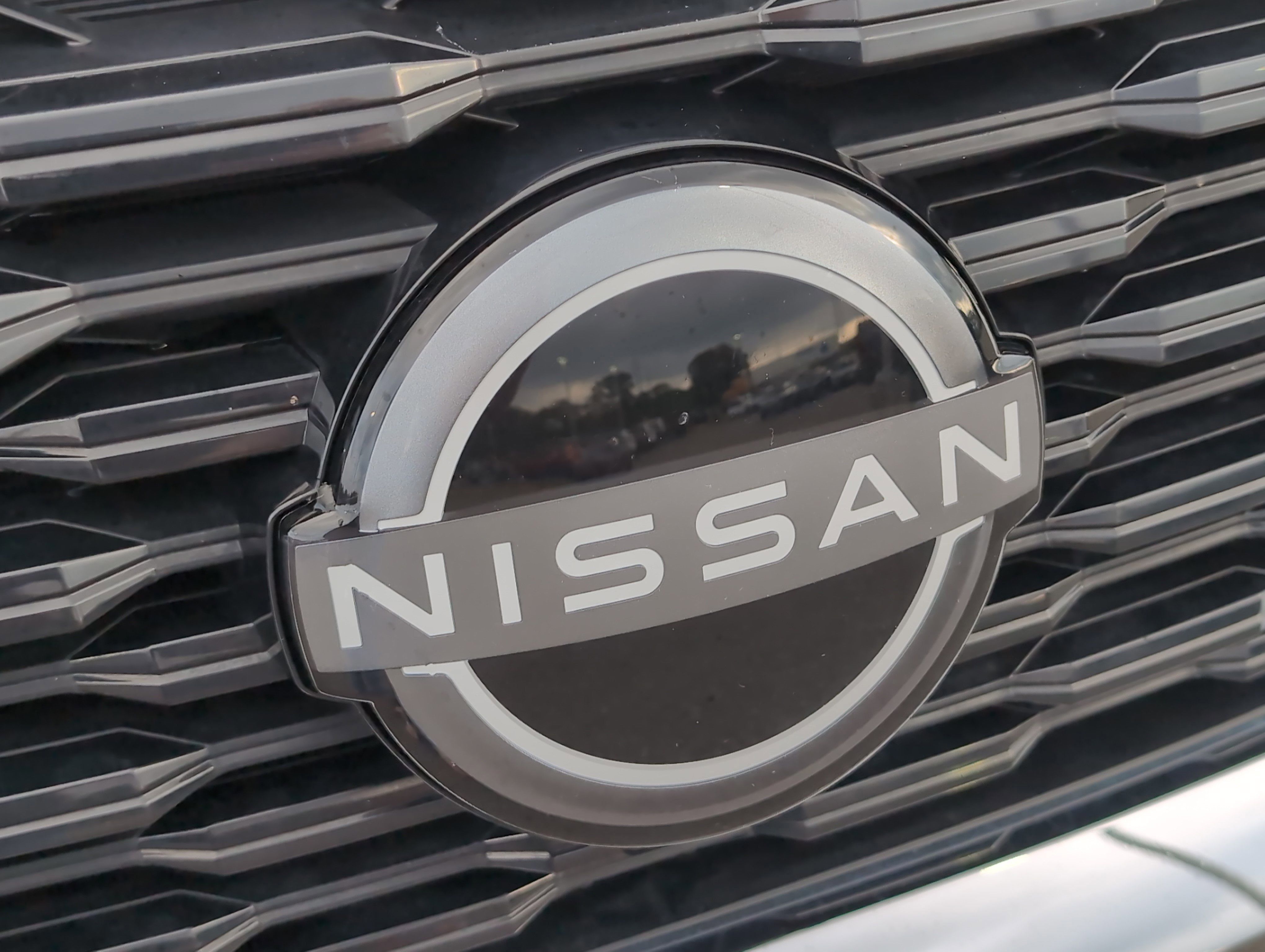 2023 Nissan Rogue SV photo 4