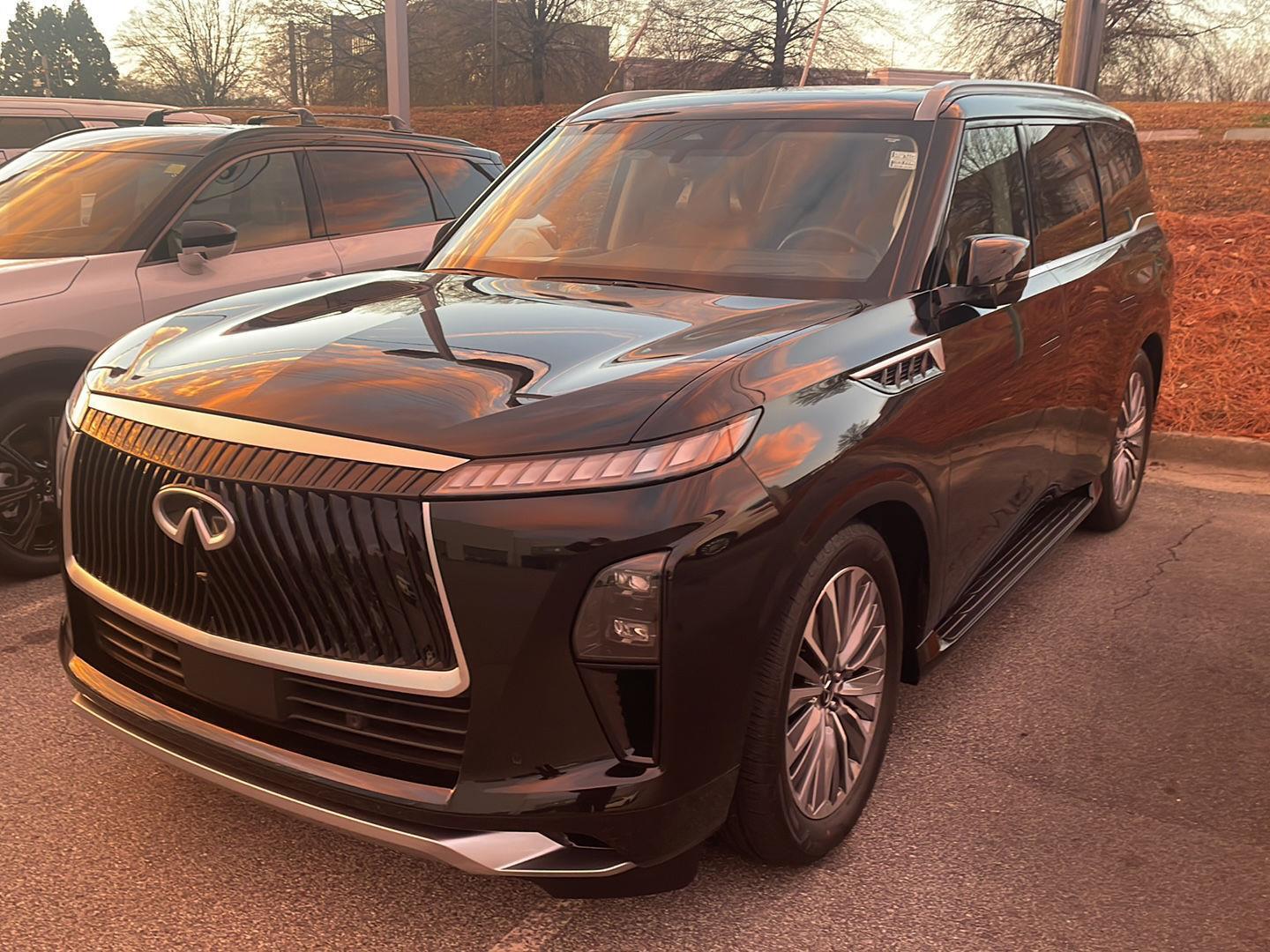 2025 INFINITI QX80 Sensory 4WD's photo