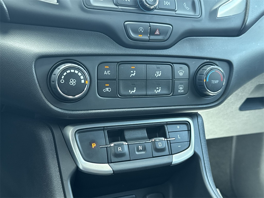 2024 Gmc Terrain SLE photo 24