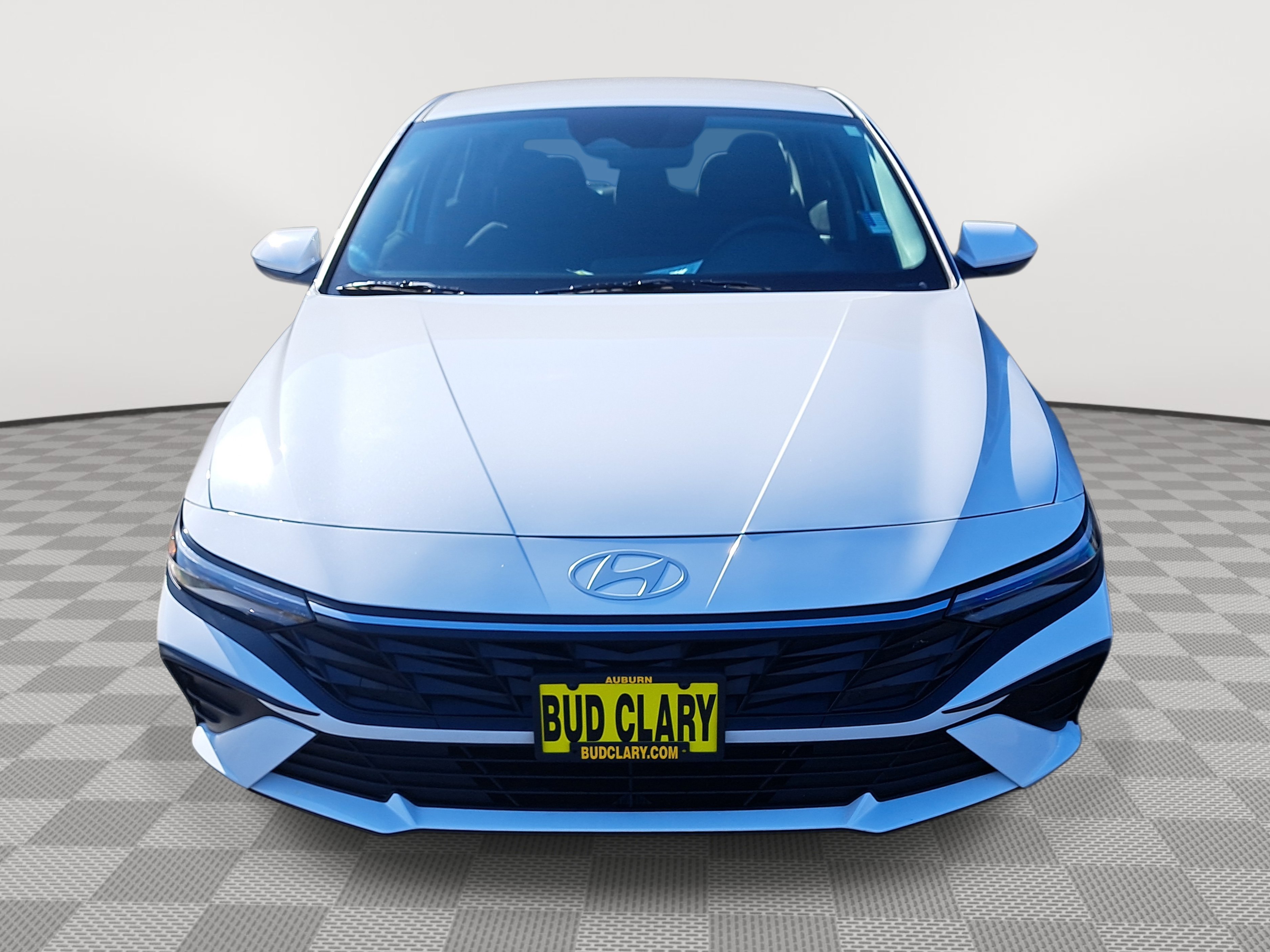 2024 Hyundai Elantra SE photo 2