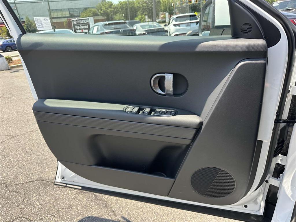 2025 Hyundai Ioniq 5 SEL photo 24