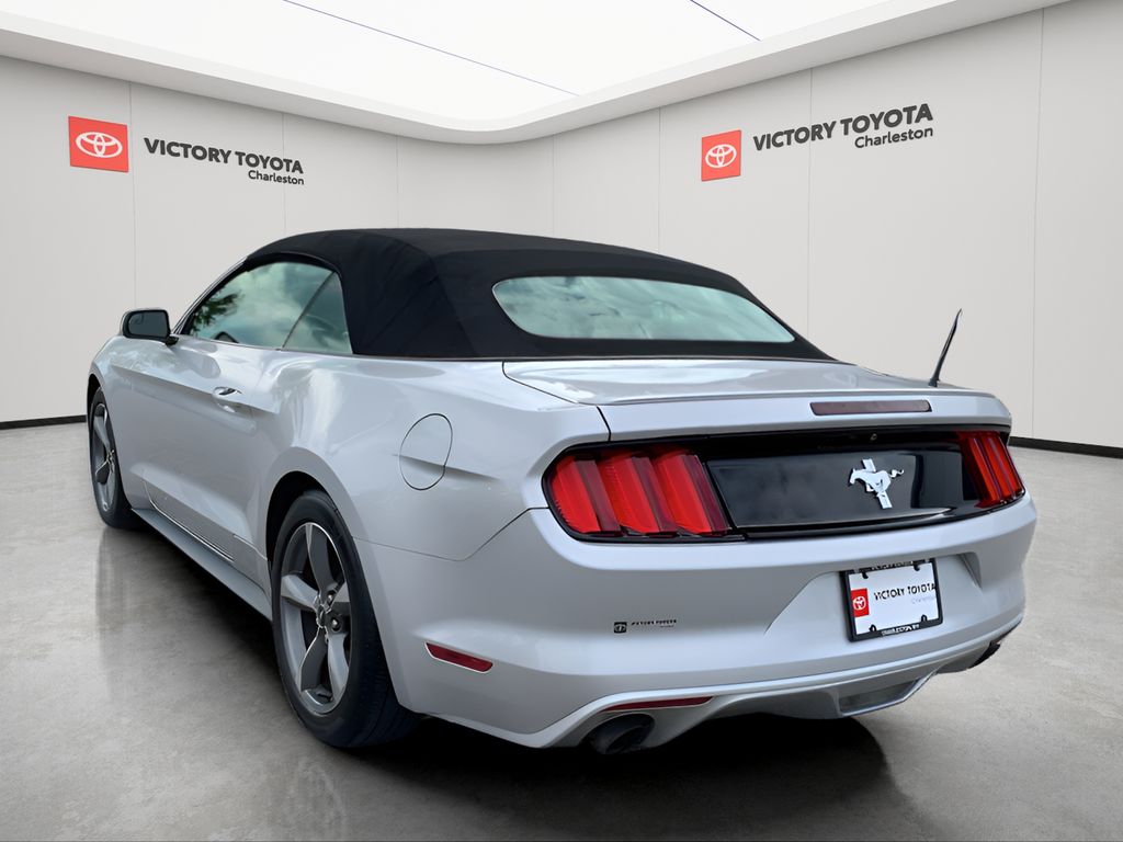 2016 Ford Mustang V6 Convertible photo 3