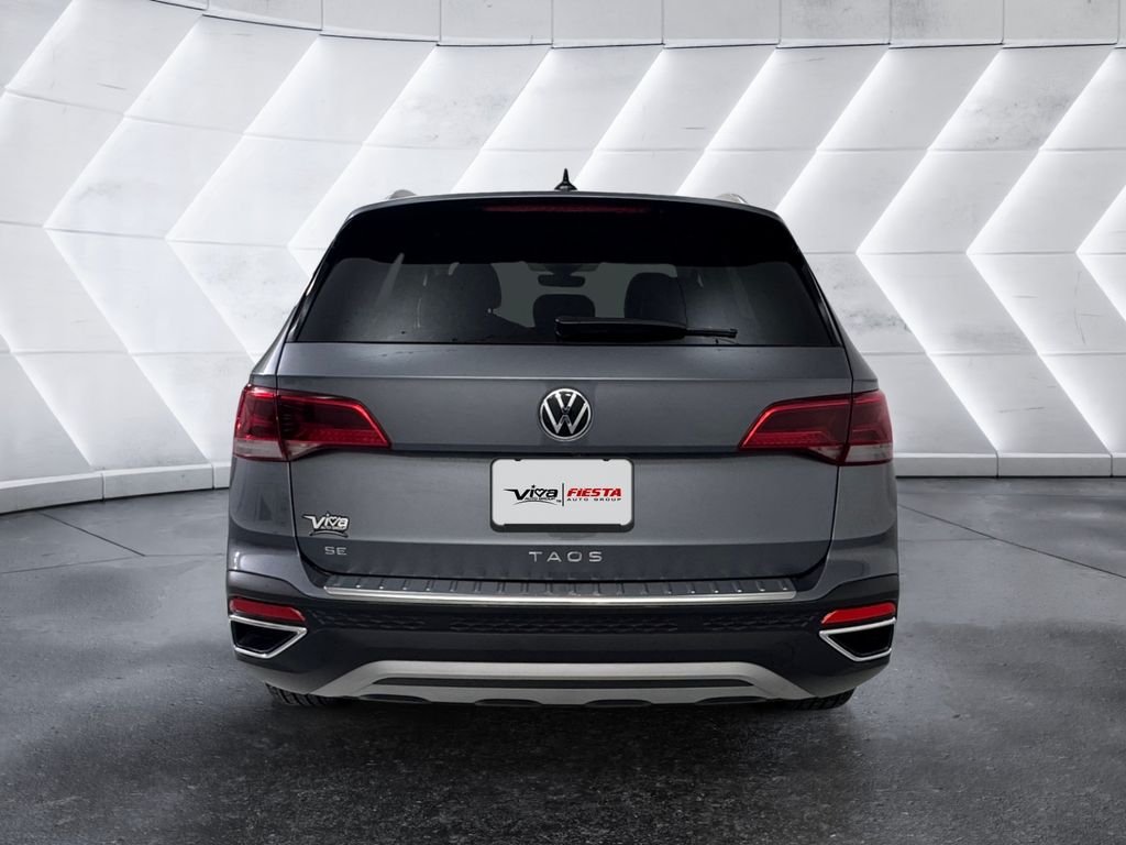 2024 Volkswagen Taos SE photo 4