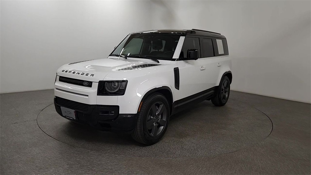 2025 Land Rover Defender 110 X-Dynamic SE photo 4