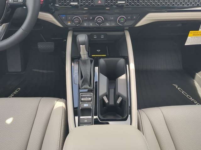 2025 Honda Accord Hybrid Touring photo 17