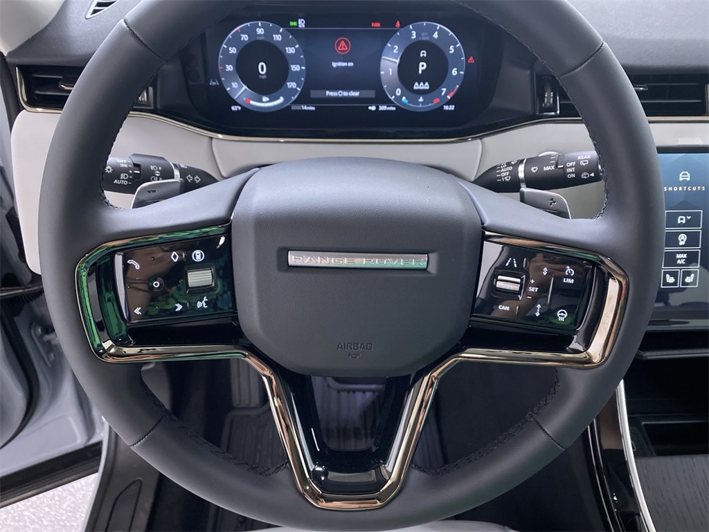 2025 Land Rover Range Rover S photo 18