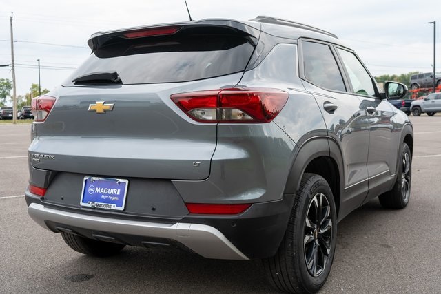 2021 Chevrolet Trailblazer LT photo 2