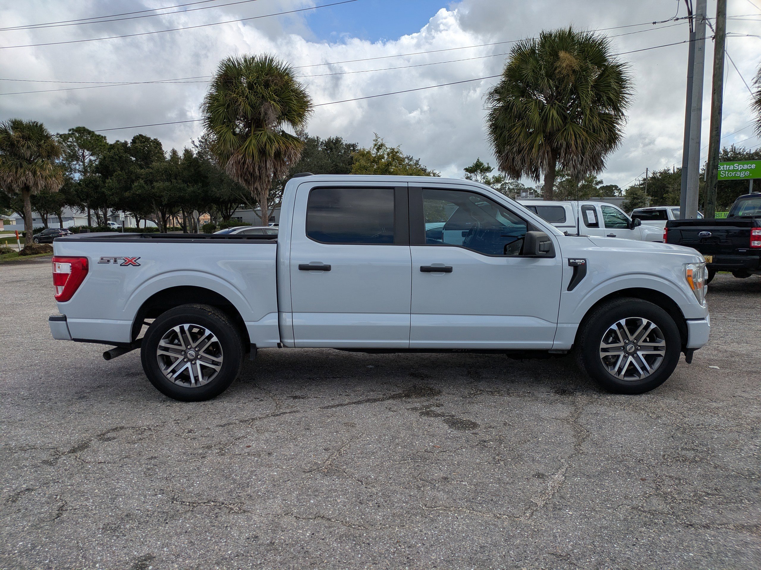 2022 Ford F-150 XL photo 3