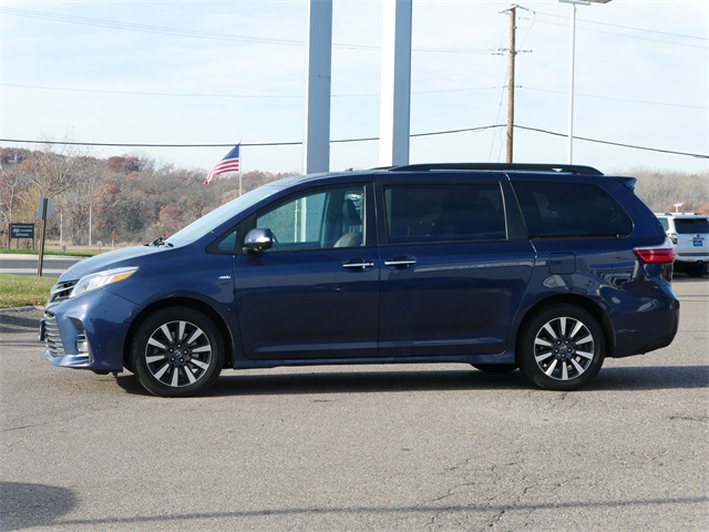 2019 Toyota Sienna Limited XLE Premium photo 4