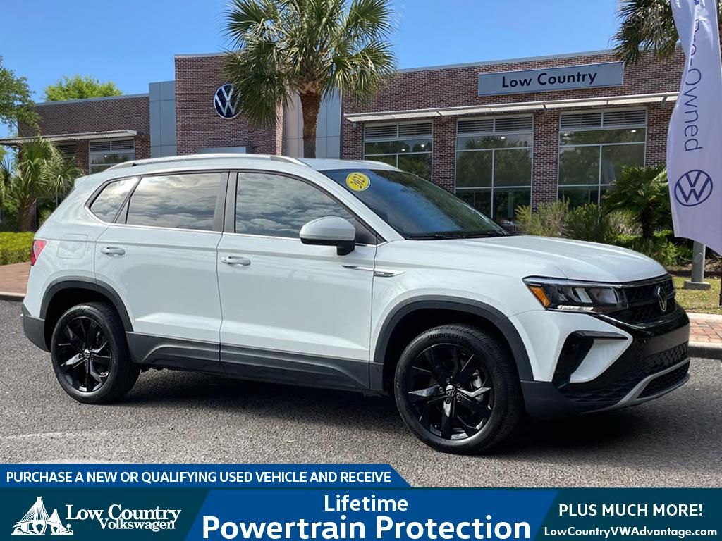 2023 Volkswagen Taos SE's photo