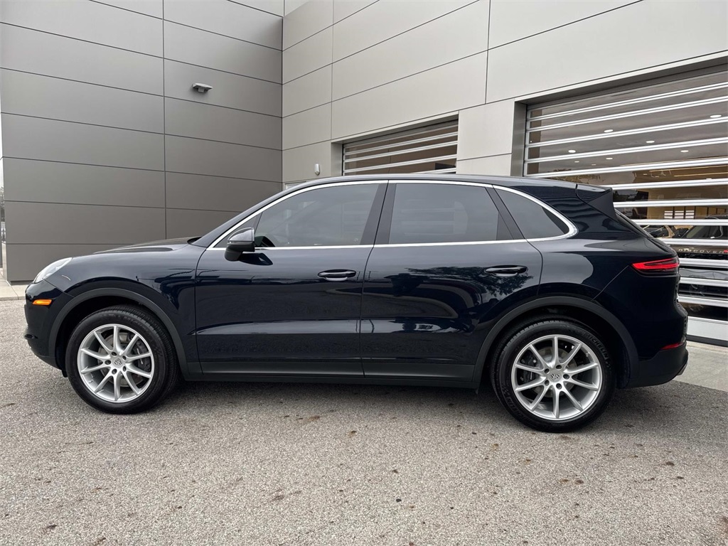 2023 Porsche Cayenne Platinum Edition photo 4