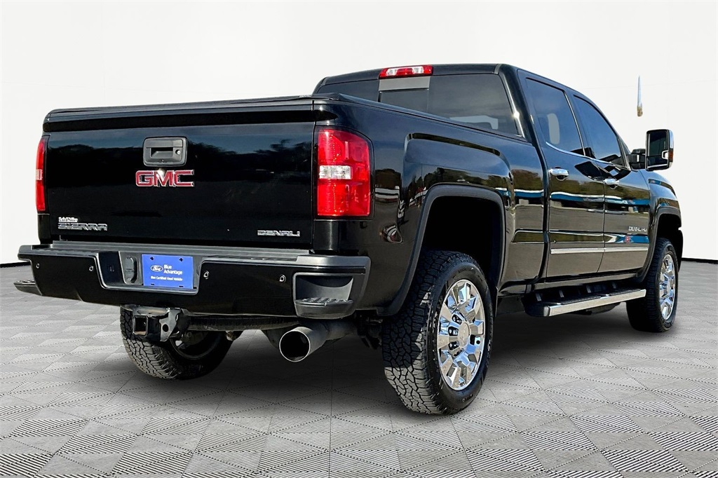 Used 2019 GMC Sierra 2500 Denali HD Denali with VIN 1GT12SEY8KF121030 for sale in Kansas City