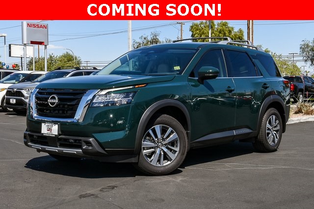 2022 Nissan Pathfinder SL